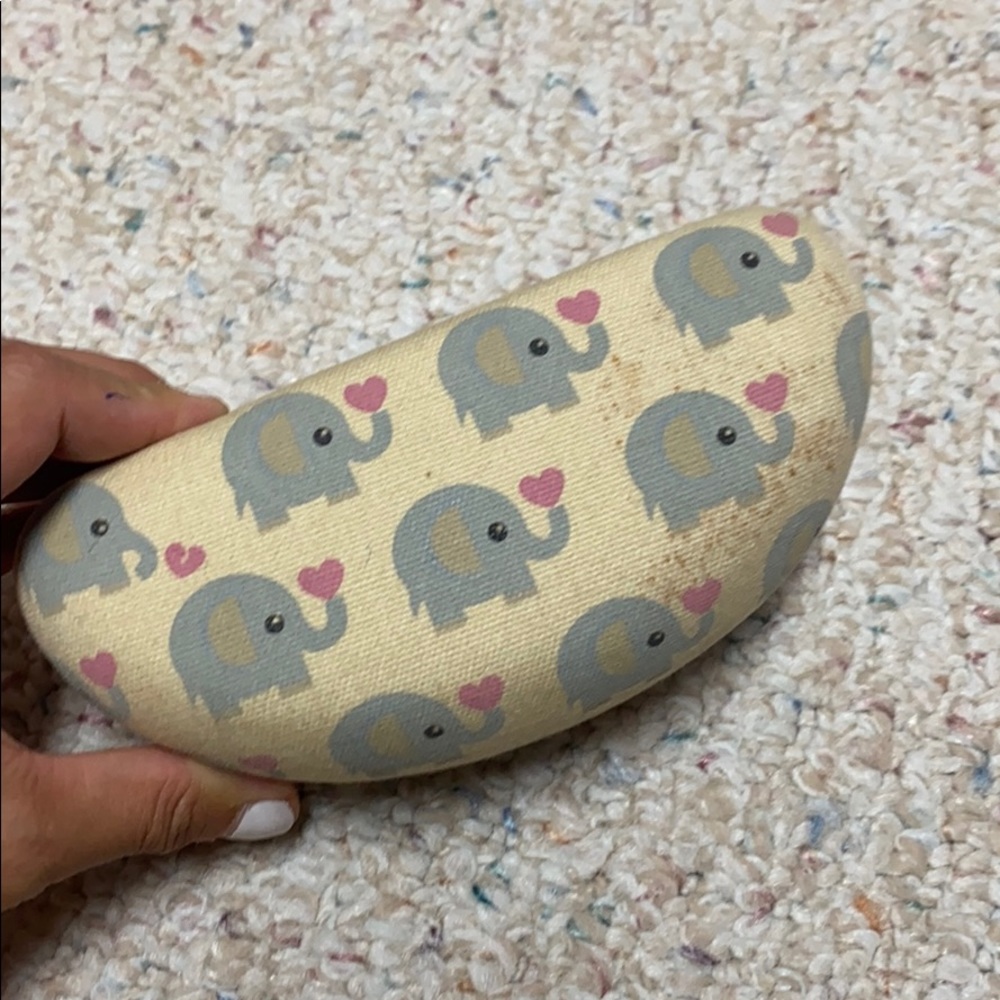 Francescas sunglasses case 👓